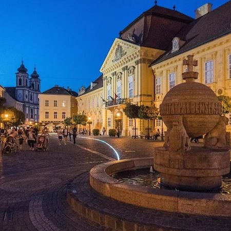 Patrik Apartman Székesfehérvár Exteriör bild