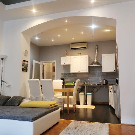 Patrik Apartman Székesfehérvár Exteriör bild